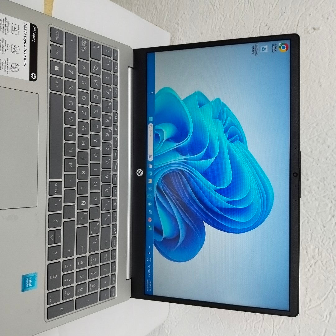 LAPTOP HP 15-FD0037LA  (2024) 512 GB SSD 8 GB RAM (SEMINUEVO)