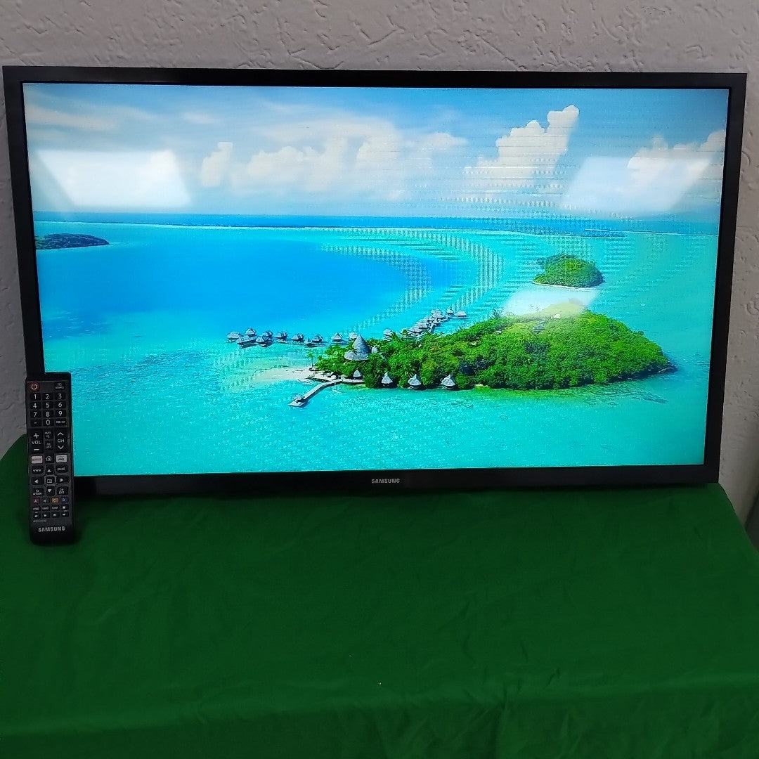 PANTALLA SAMSUNG UN32T4300AF (2020) 32" LED HD (SEMINUEVO)