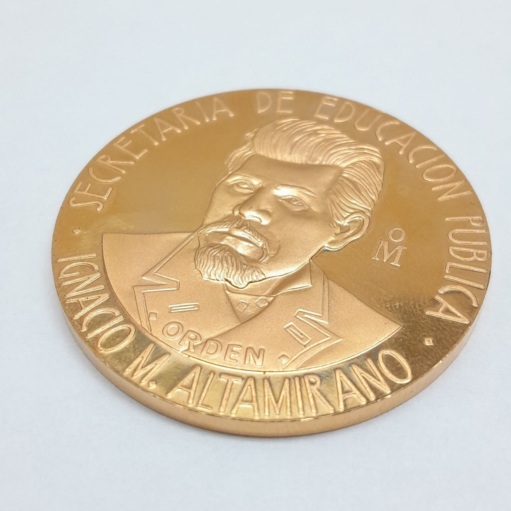 K1 41.7 GRMS 21 K IDENTIFICACIÓN MEDALLA CONMEMORATIVA MATERIALES ORO (SEMINUEVO)