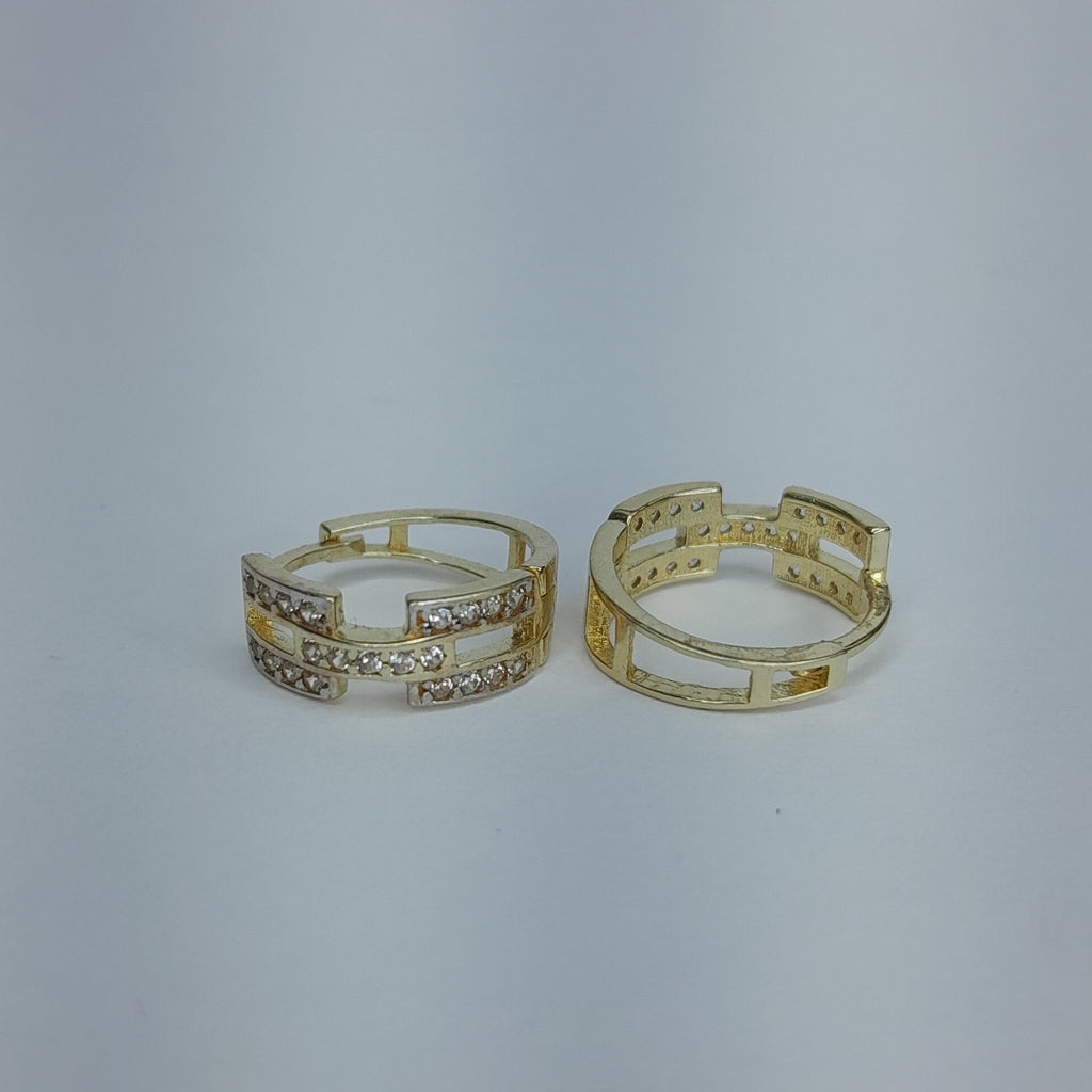 HUGGIES ORO 14K 2.4 (NUEVO)