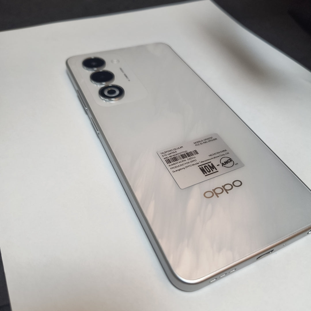 CELULAR OPPO  A5 CPH2727 (2025) 256 GB 4 GB RAM (SEMINUEVO)
