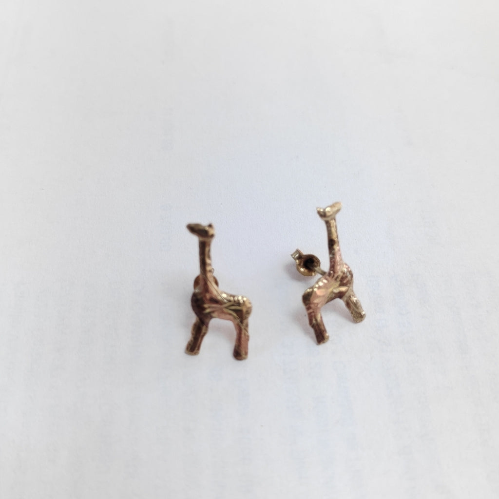 ARETES PAR ORO 8 K 0.9 GRMS (SEMINUEVO)