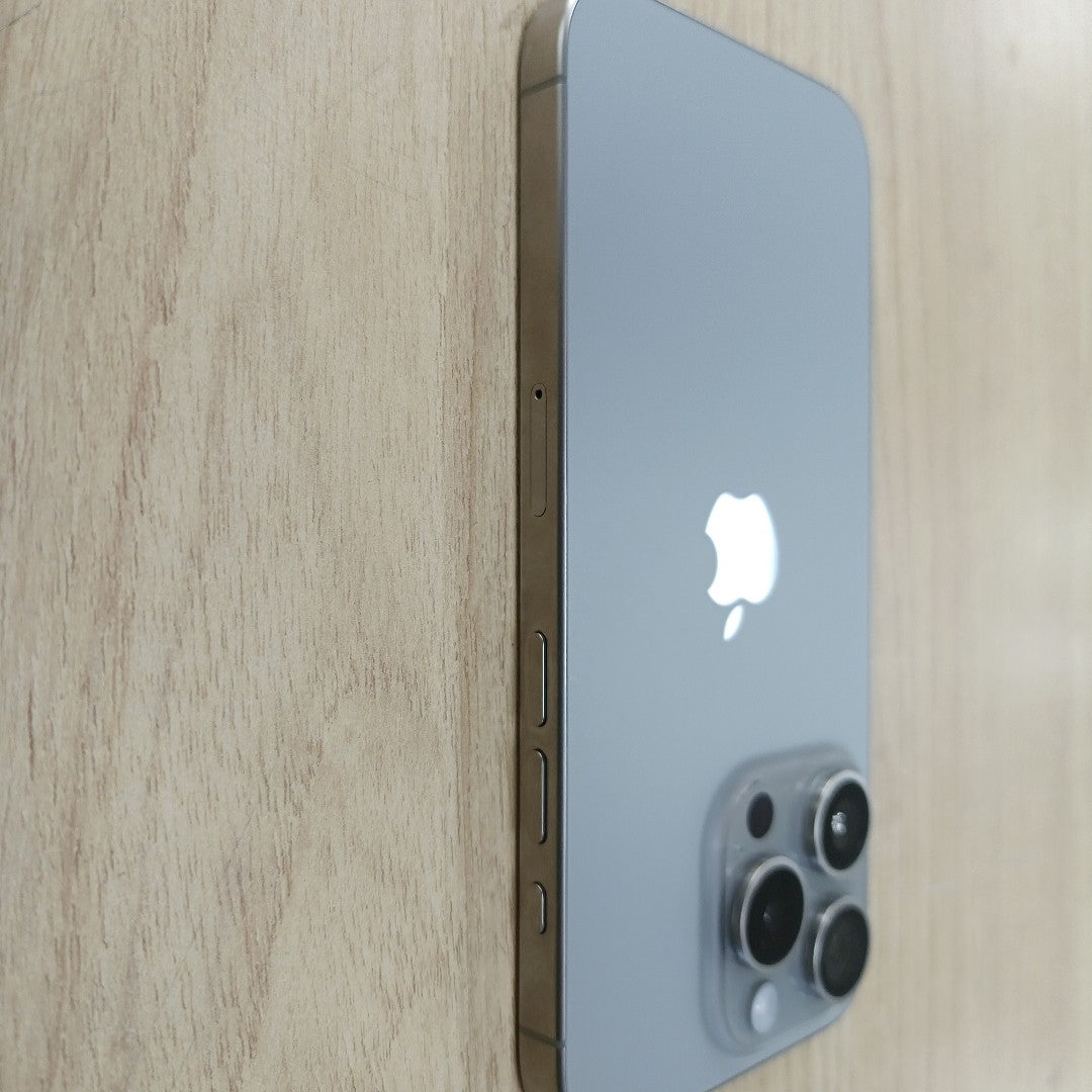 CELULAR APPLE IPHONE 15 PRO A3104 128 GB 8 GB RAM (SEMINUEVO)