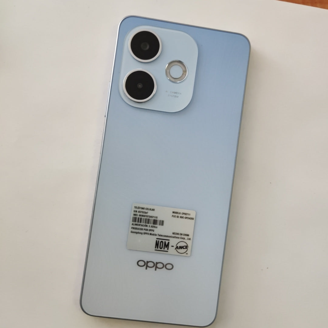 CELULAR OPPO  A5 PRO CPH2711 (2025) 256 GB 8 GB RAM (SEMINUEVO)