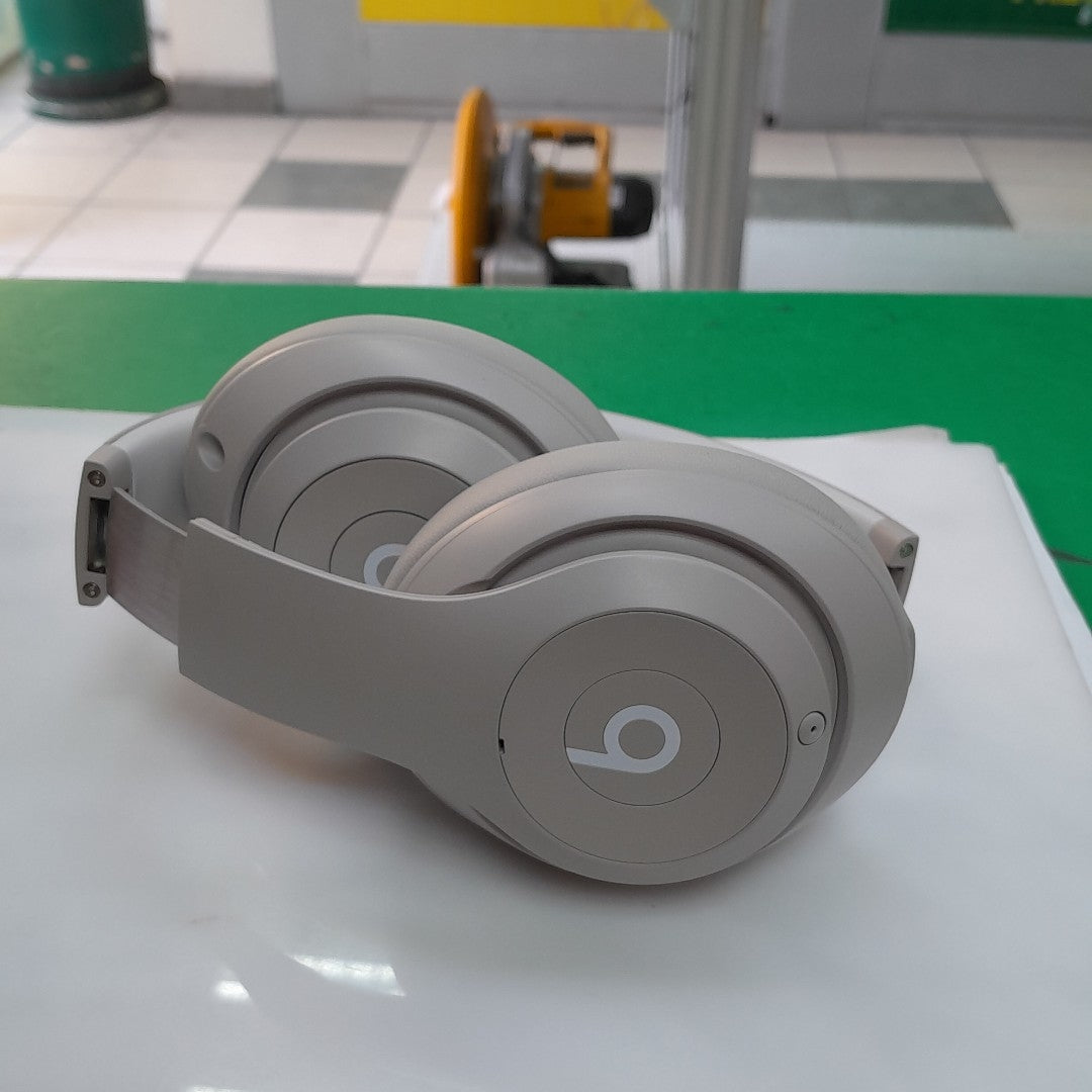 AUDIFONOS BEATS STUDIO PRO INALAMBRICO OVER EAR (SEMINUEVO)