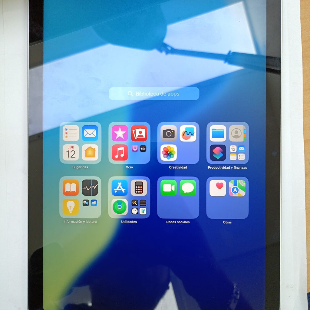 TABLETA APPLE IPAD 10 A2696 64 GB 4 GB RAM (SEMINUEVO)