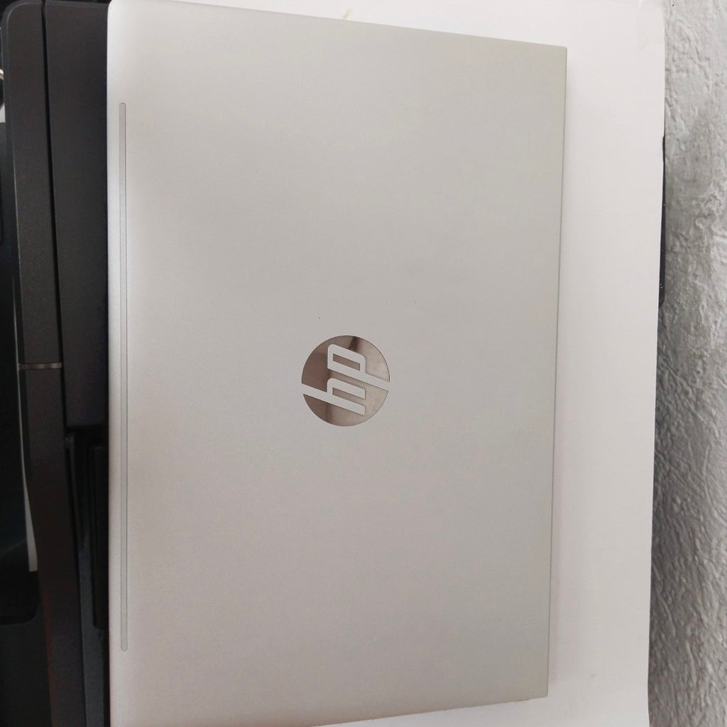 LAPTOP HP PROBOOK 440 G9 (2024) 512 GB SSD 16 GB RAM (SEMINUEVO)