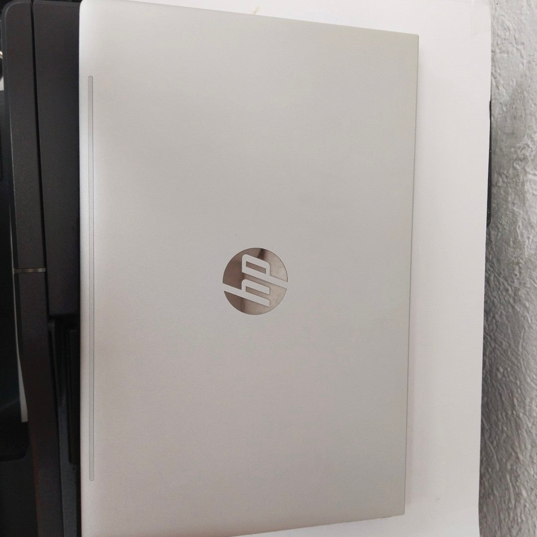 LAPTOP HP PROBOOK 440 G9 (2024) 512 GB SSD 16 GB RAM (SEMINUEVO)