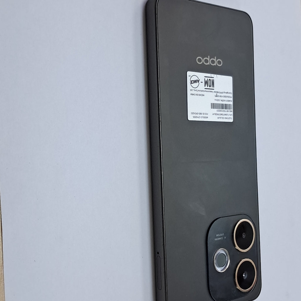 CELULAR OPPO  A5 PRO 5G CPH2695 (2025) 256 GB 8 GB RAM (SEMINUEVO)