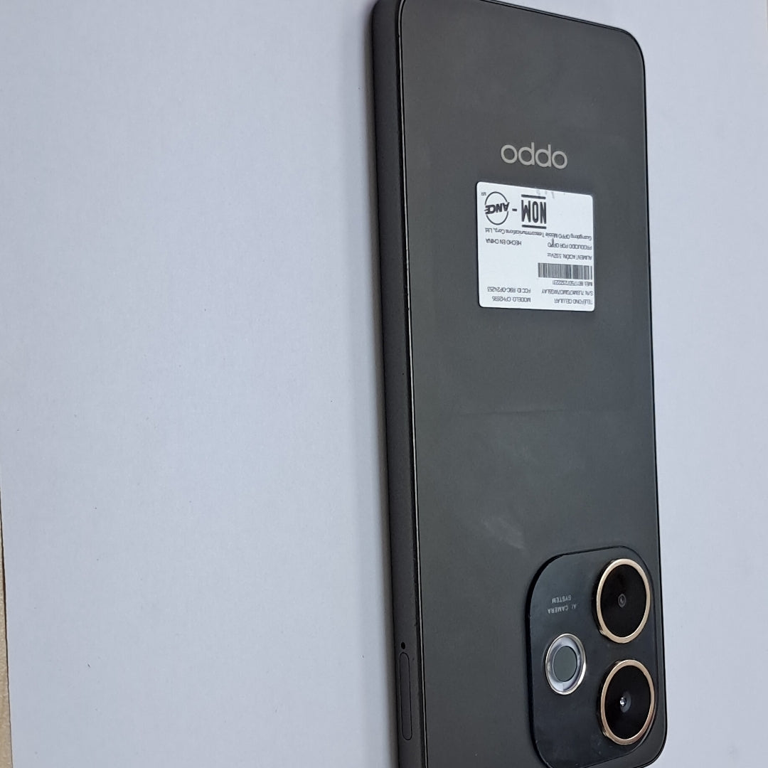CELULAR OPPO  A5 PRO 5G CPH2695 (2025) 256 GB 8 GB RAM (SEMINUEVO)