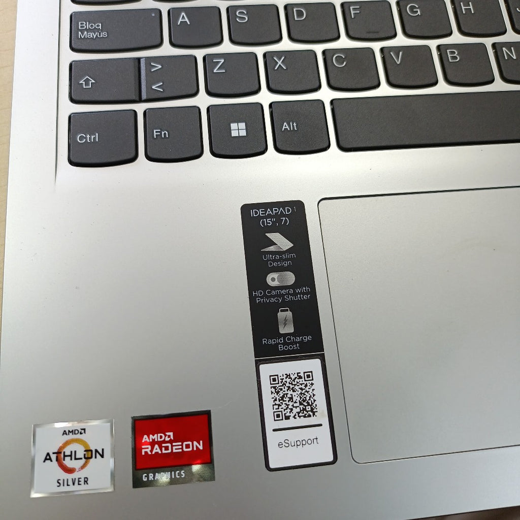 LAPTOP LENOVO IDEAPAD 1 15AMN7 (2023) 256 GB SSD 8 GB RAM (SEMINUEVO)