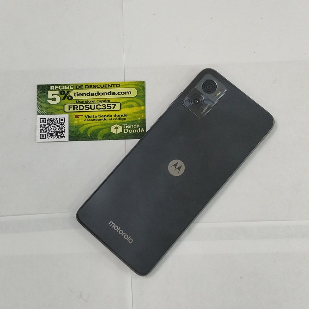 CELULAR MOTOROLA MOTO E22I XT2239-17 64 GB 2 GB RAM (SEMINUEVO)