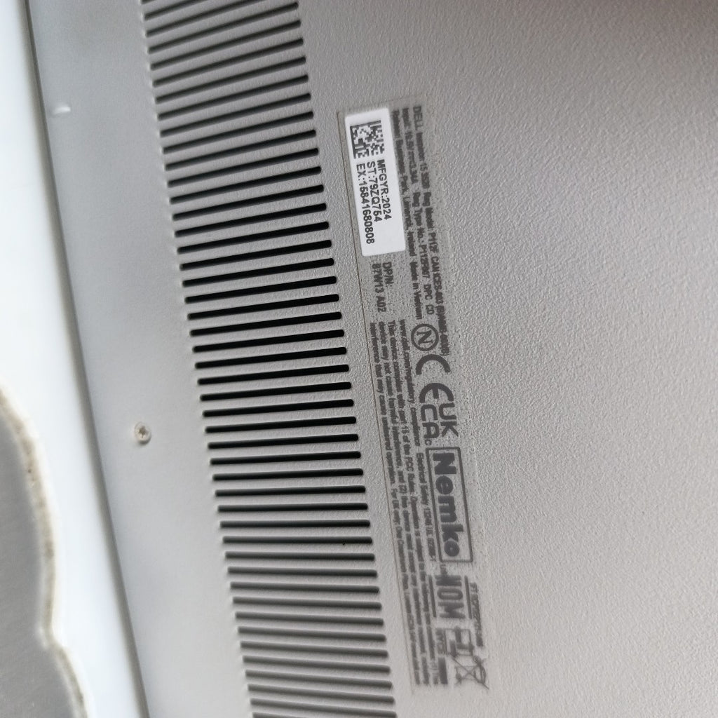 LAPTOP DELL INSPIRON 15 3520 (2024) 512 GB SSD 16 GB RAM (SEMINUEVO)