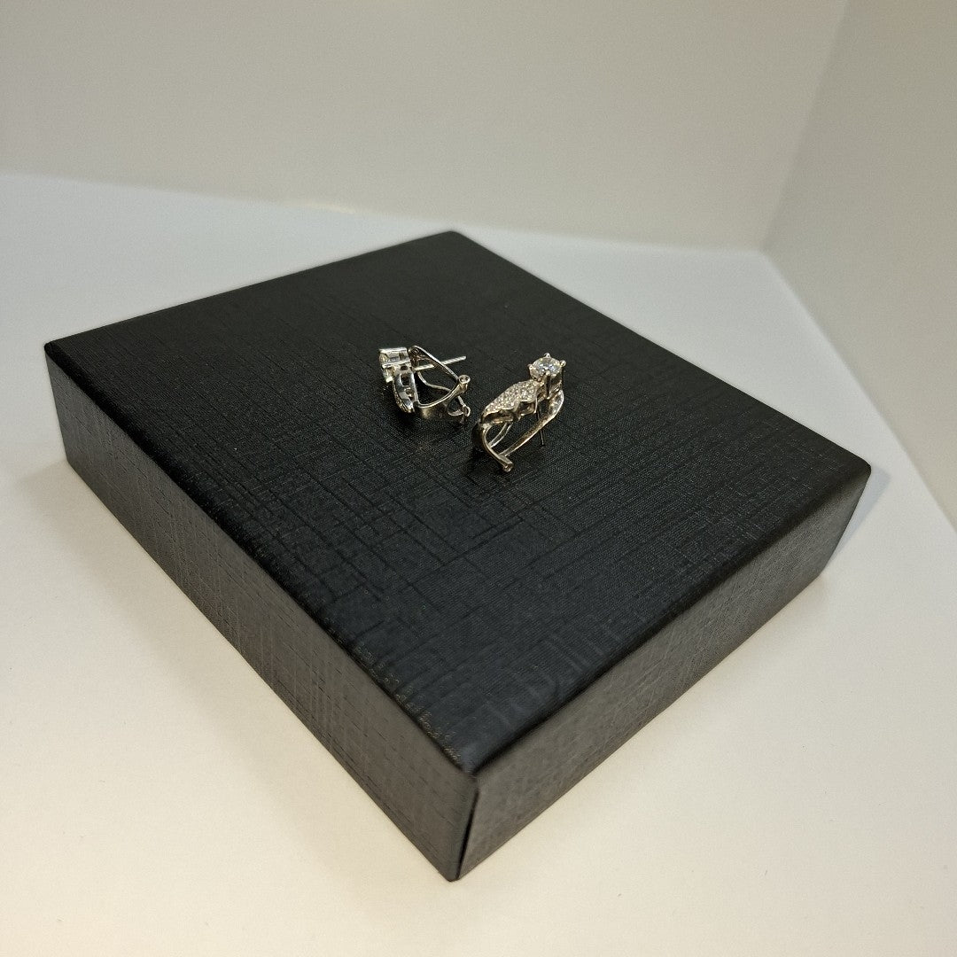 ARETES PAR ORO BLANCO 14 K 3,40 GRMS (SEMINUEVO)