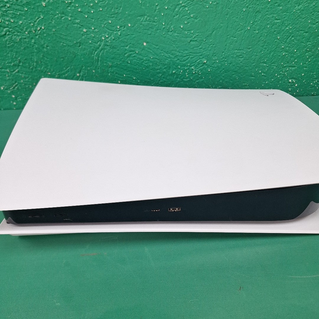 CONSOLA DE VIDEOJUEGO SONY PS5 825 SSD (SEMINUEVO)