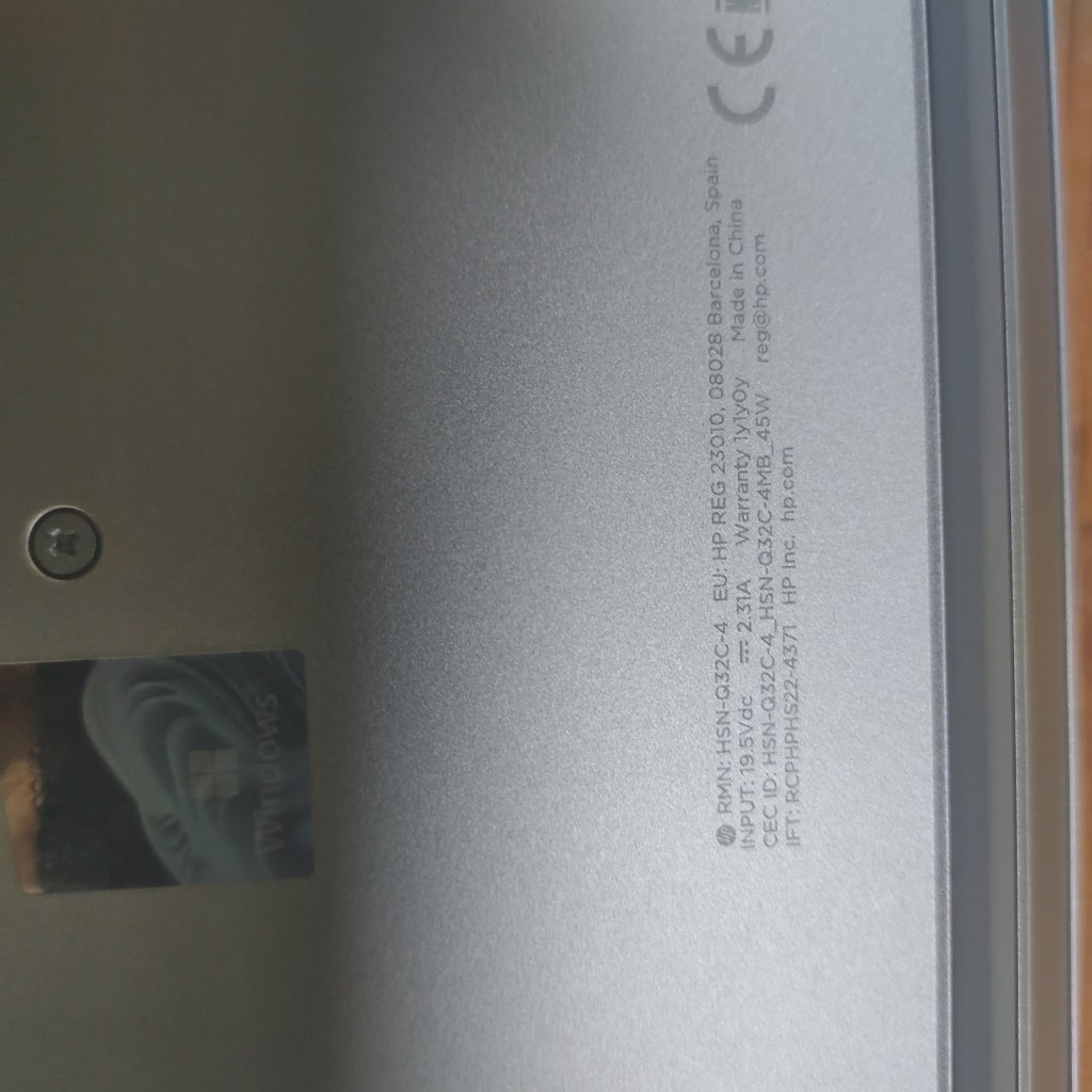 LAPTOP HP PROBOOK 440 G10 (2024) 512 GB SSD 16 GB RAM (SEMINUEVO)