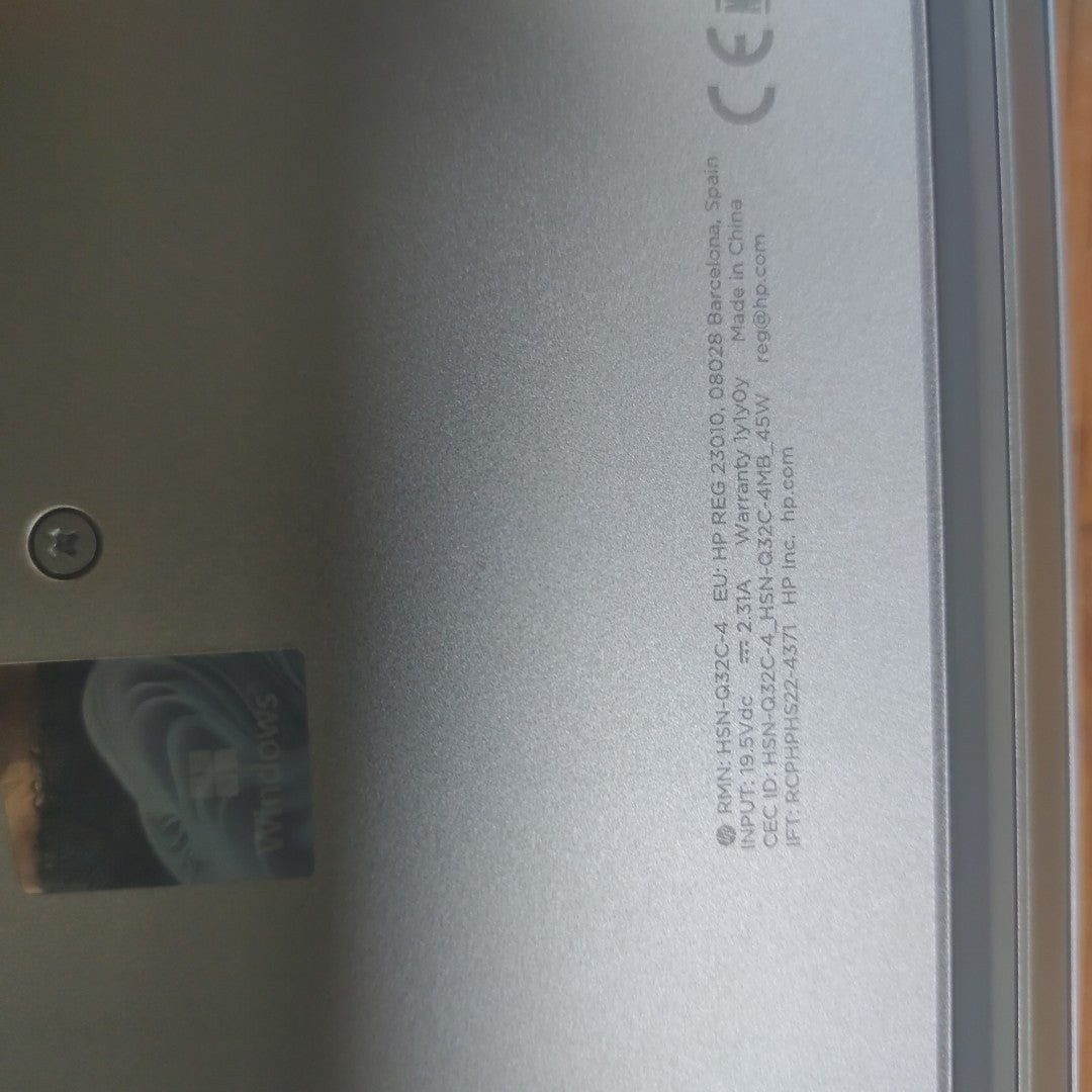 LAPTOP HP PROBOOK 440 G10 (2024) 512 GB SSD 16 GB RAM (SEMINUEVO)