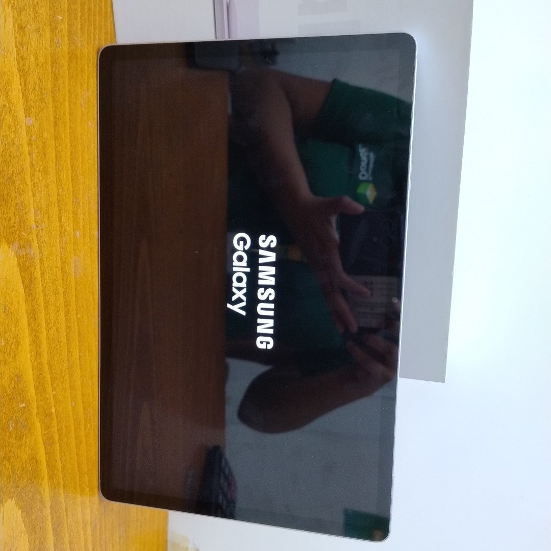 TABLETA SAMSUNG GALAXY TAB S9 FE+ SM-X610 (2023) 256 GB 12 GB RAM (SEMINUEVO)