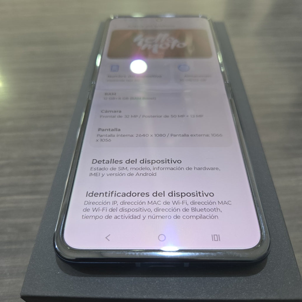 CELULAR MOTOROLA RAZR 60 XT2553-1 (2025) 512 GB 12 GB RAM (SEMINUEVO)