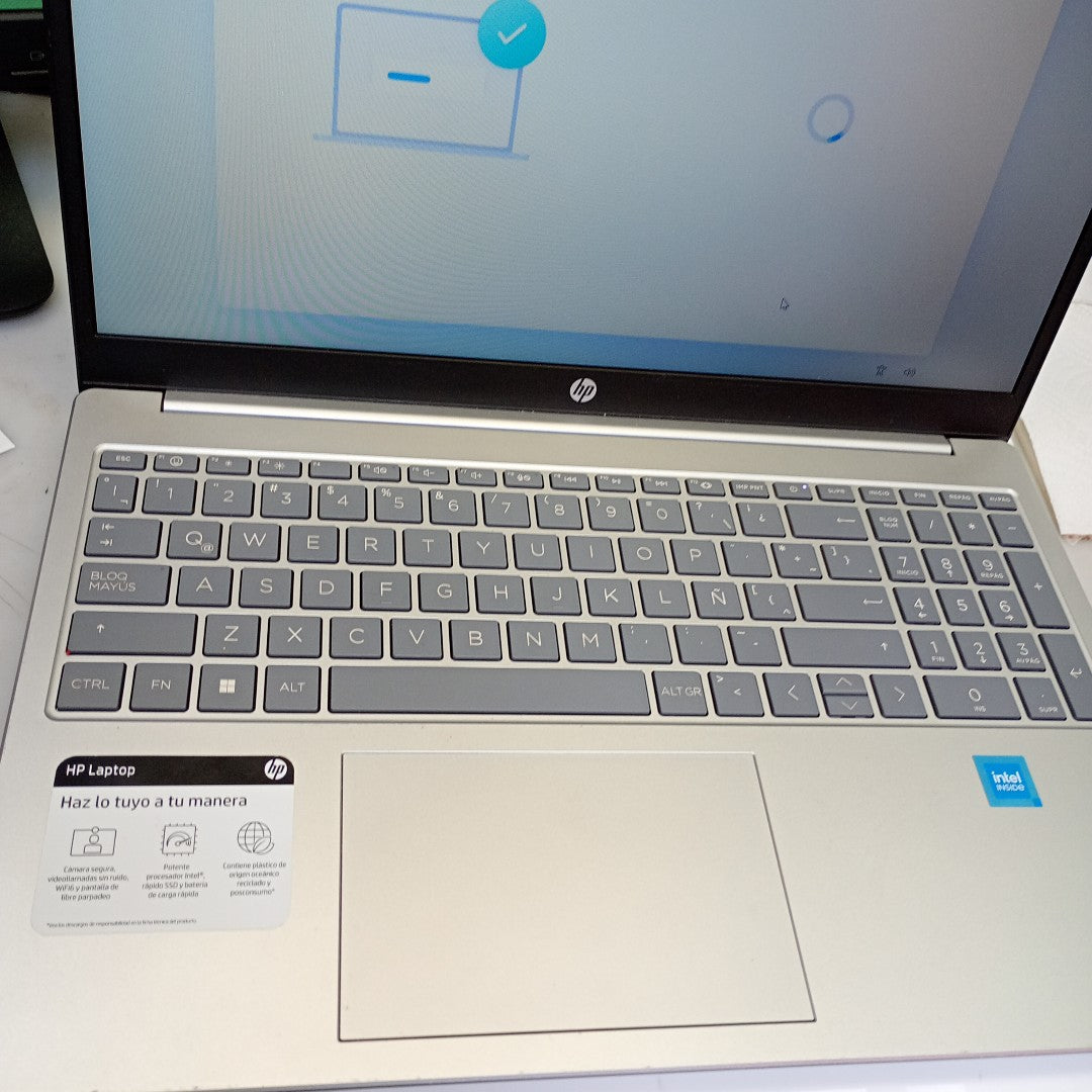 LAPTOP HP 15-FD0037LA  (2024) 512 GB SSD 8 GB RAM (SEMINUEVO)