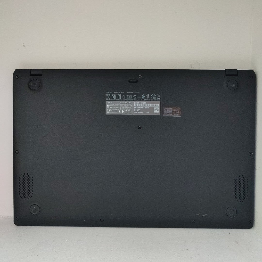 LAPTOP ASUS VIVOBOOK E510KA-BR760W (2024) 128 GB SSD 4 GB RAM (SEMINUEVO)