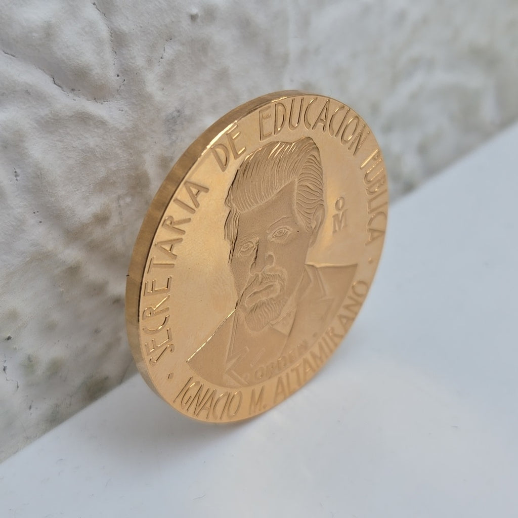 K1 42 GRMS 21 K IDENTIFICACIÓN MEDALLA CONMEMORATIVA MATERIALES ORO (SEMINUEVO)