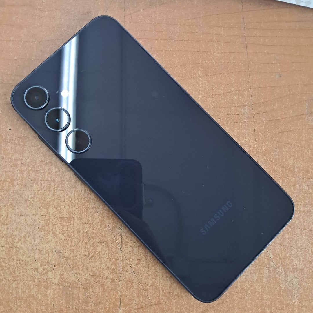 CELULAR SAMSUNG GALAXY A55 5G SM-A556E (2024) 128 GB 8 GB RAM (SEMINUEVO)