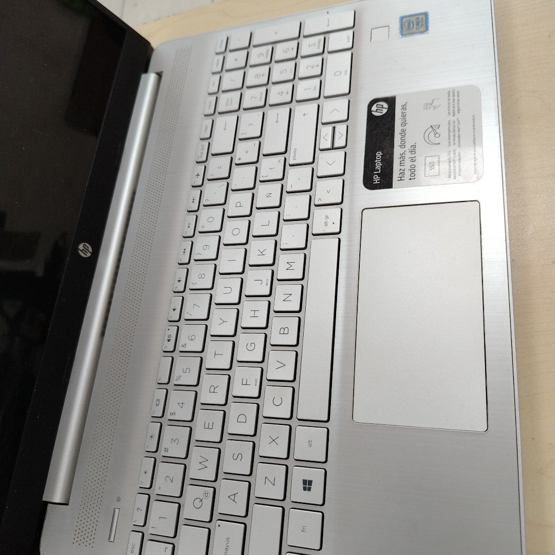 LAPTOP HP 15-DY0016LA (2023) 256 GB 12 GB RAM (SEMINUEVO)