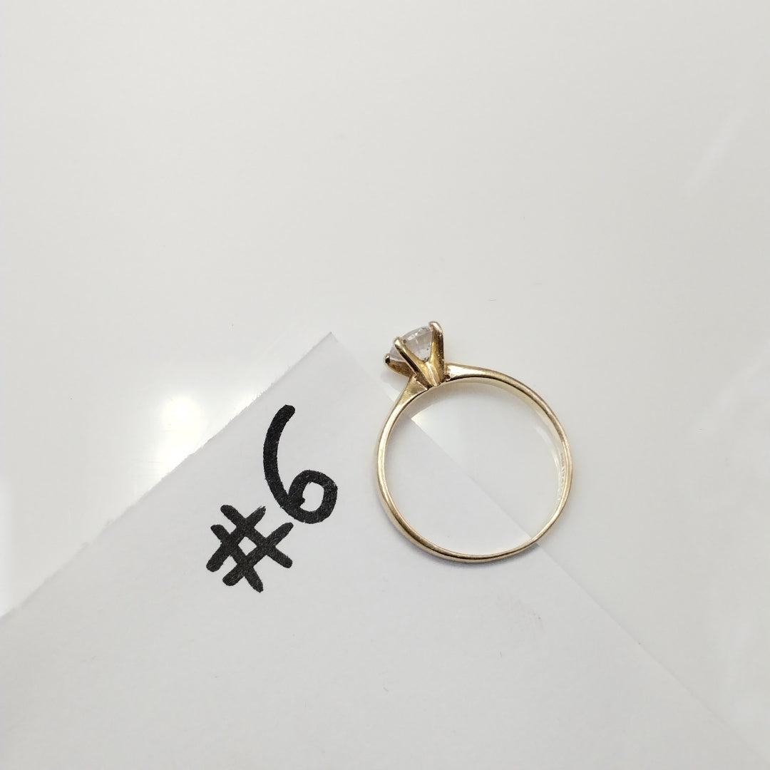 SOLITARIO ORO 14 K 1.8 GRMS (SEMINUEVO)