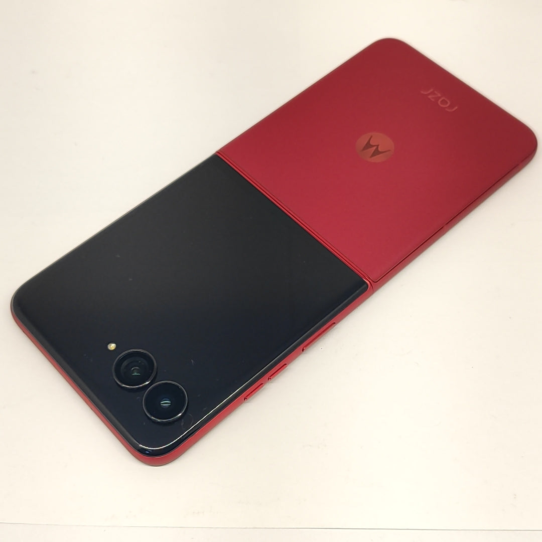 CELULAR MOTOROLA MOTO RAZR 60 ULTRA XT2551-6 (2025) 1 TB 16 GB RAM (SEMINUEVO)