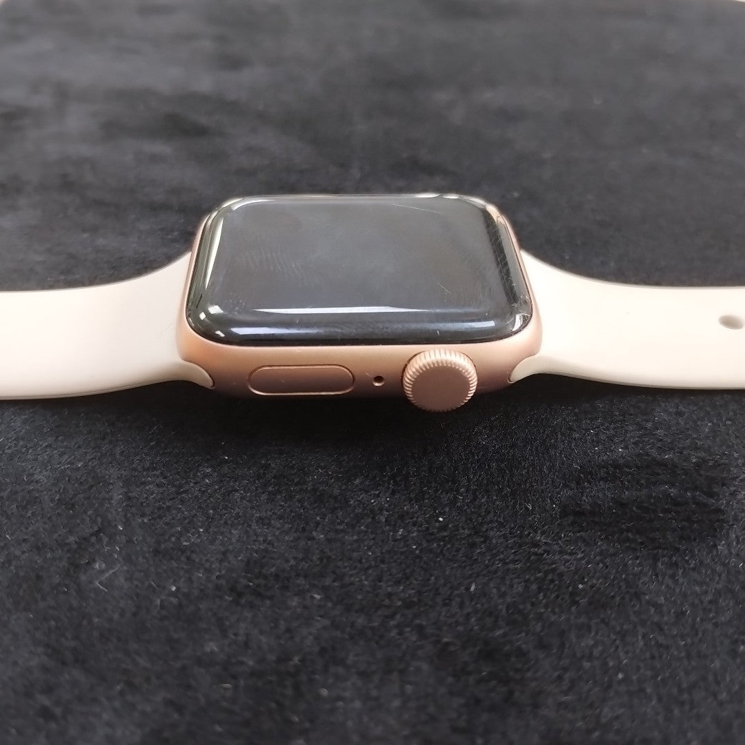 SMARTWATCH APPLE SE ALUMINIO A2351 40 MM GPS (SEMINUEVO)