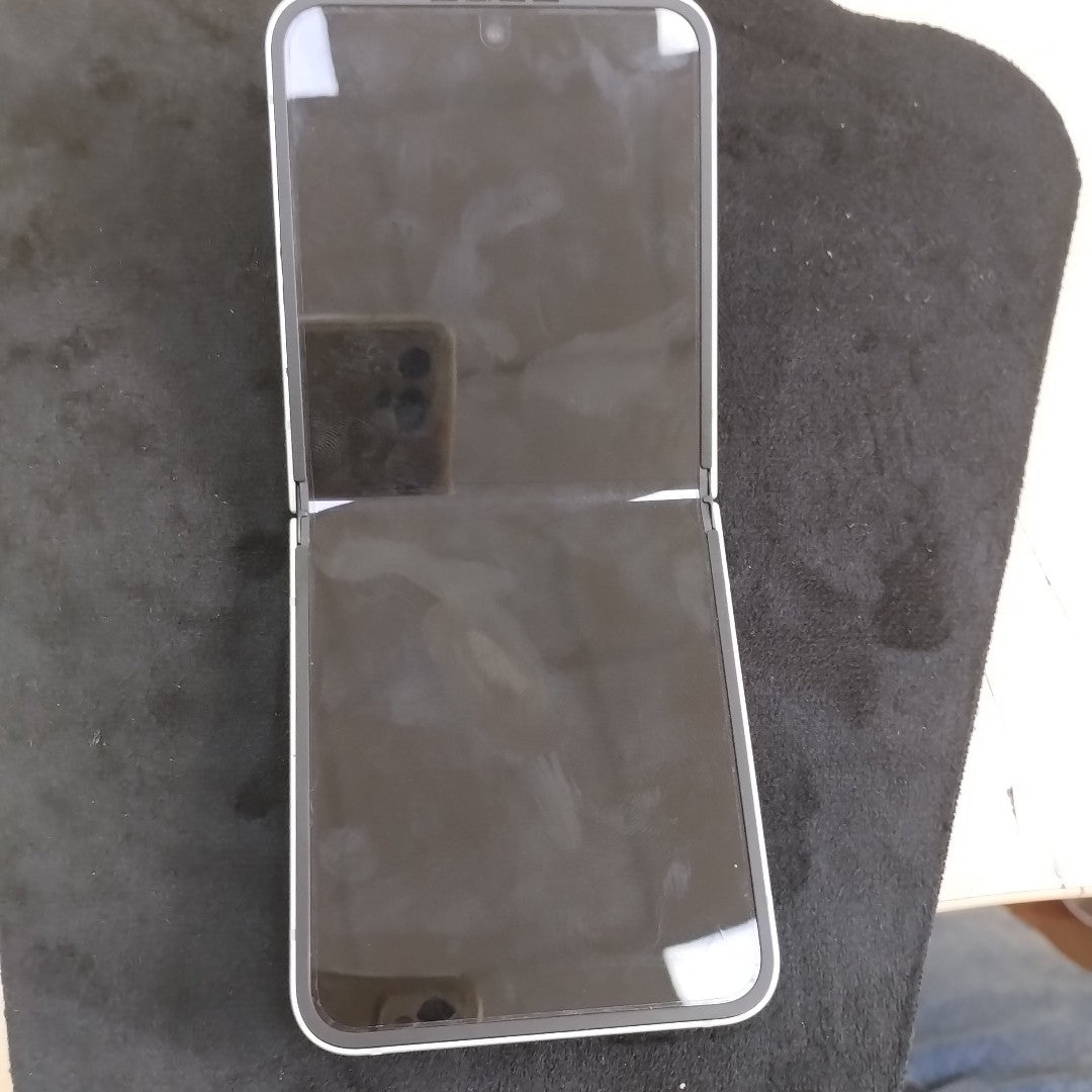 CELULAR SAMSUNG GALAXY Z FLIP6 SM-F741B (2024) 512 GB 12 GB RAM (SEMINUEVO)