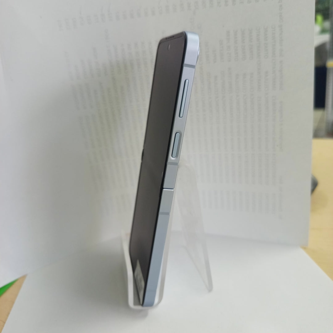 CELULAR SAMSUNG GALAXY Z FLIP6 SM-F741B (2024) 512 GB 12 GB RAM (SEMINUEVO)