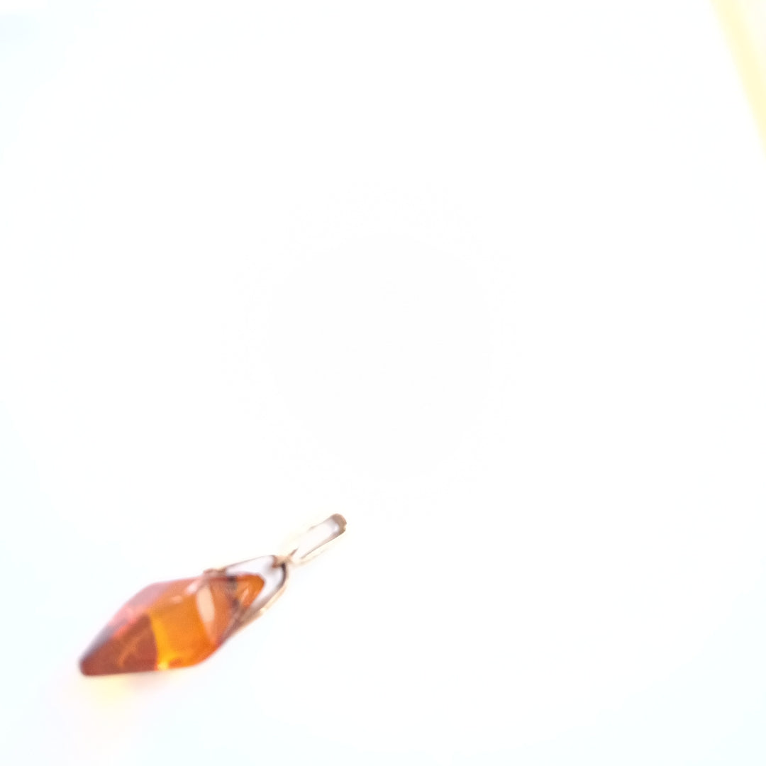 DIJE ORO 14 K 1.6 GRMS (SEMINUEVO)