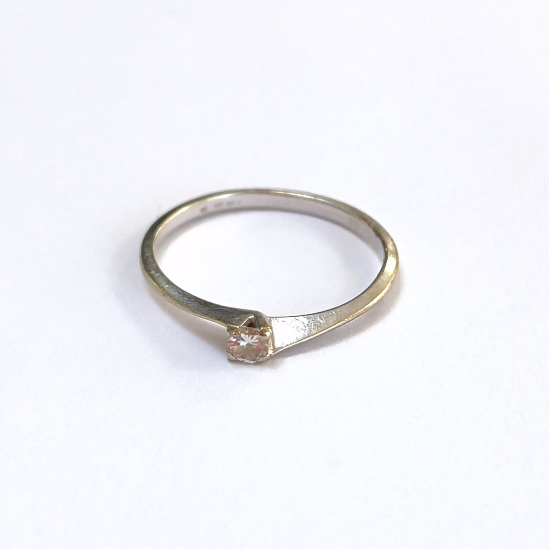 ANILLITO ORO BLANCO 14 K 1.2 GRMS (SEMINUEVO)