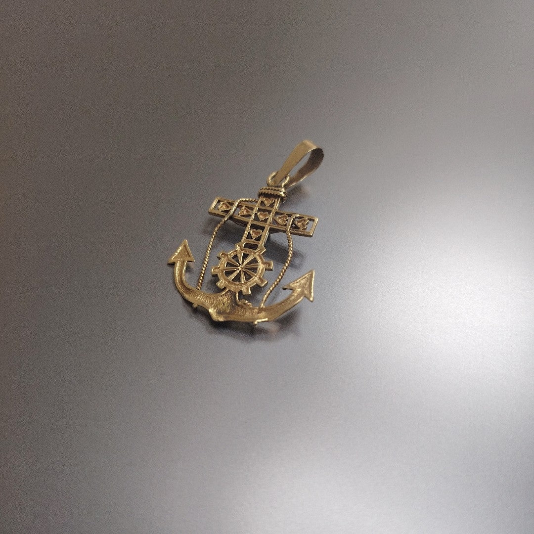 CRISTO EN ANCLA ORO 10 K 5.5 GRMS (SEMINUEVO)