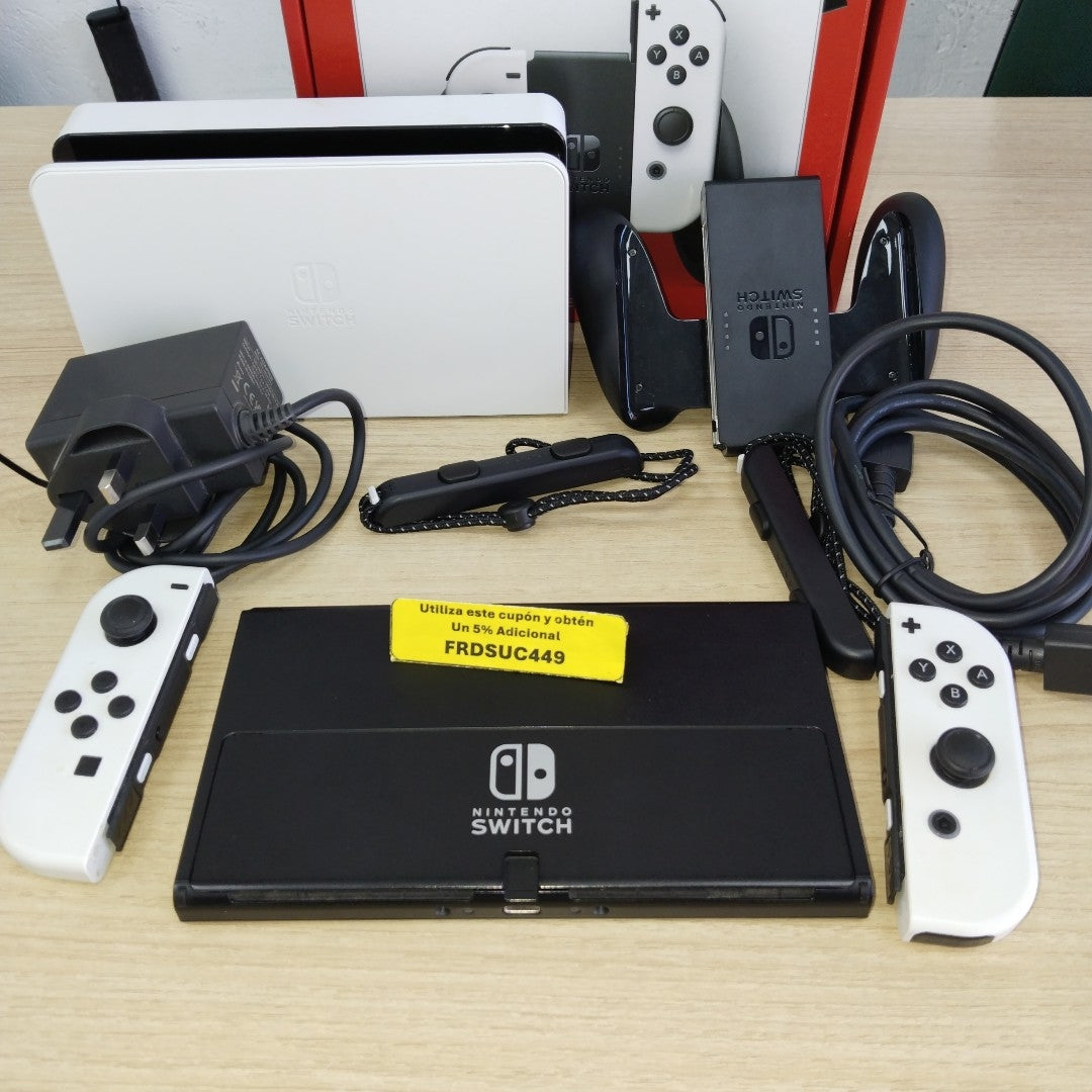 CONSOLA DE VIDEOJUEGO NINTENDO SWITCH OLED 64 GB (SEMINUEVO)