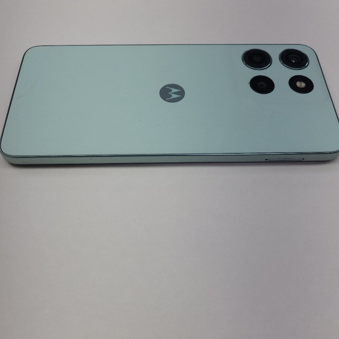 CELULAR MOTOROLA MOTO G15 XT2521-2 (2025) 512 GB 4 GB RAM (SEMINUEVO)