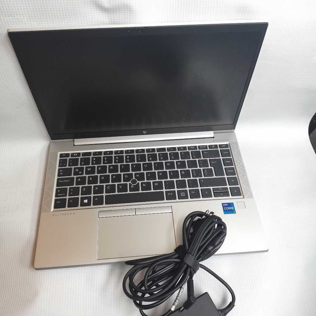 LAPTOP HP ELITEBOOK 840 G8 (2023) 256 GB SSD 16 GB RAM (SEMINUEVO)