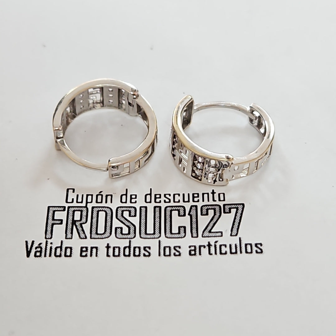 ARETES PAR ORO BLANCO 14 K 2.3 GRMS (SEMINUEVO)