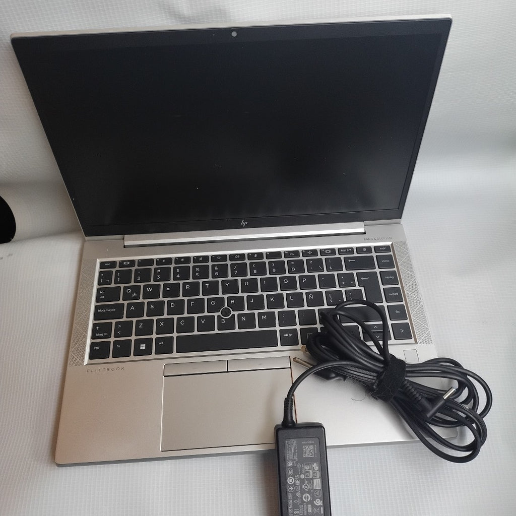 LAPTOP HP ELITEBOOK 840 G8 (2023) 256 GB SSD 16 GB RAM (SEMINUEVO)