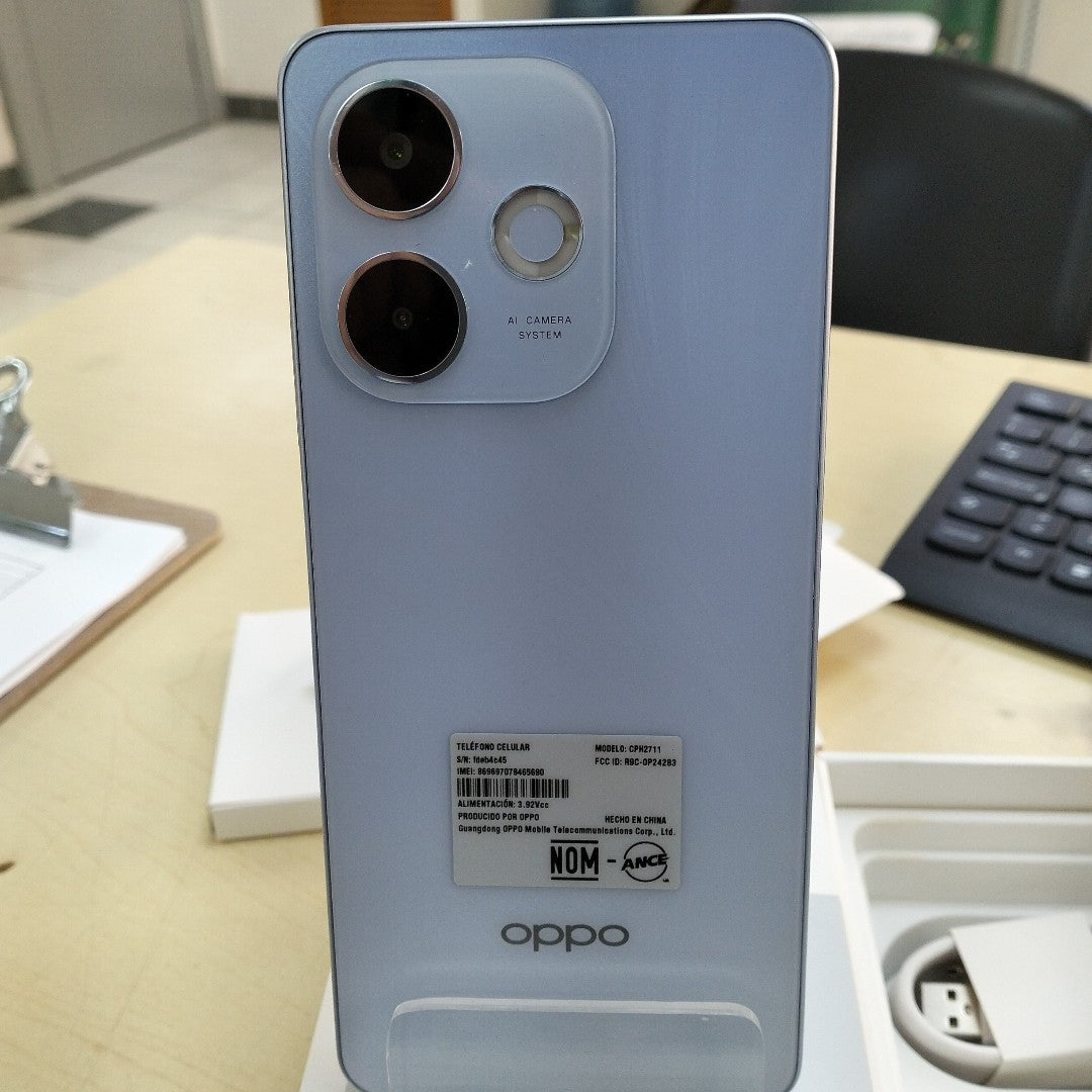CELULAR OPPO  A5 PRO CPH2711 (2025) 256 GB 8 GB RAM (SEMINUEVO)