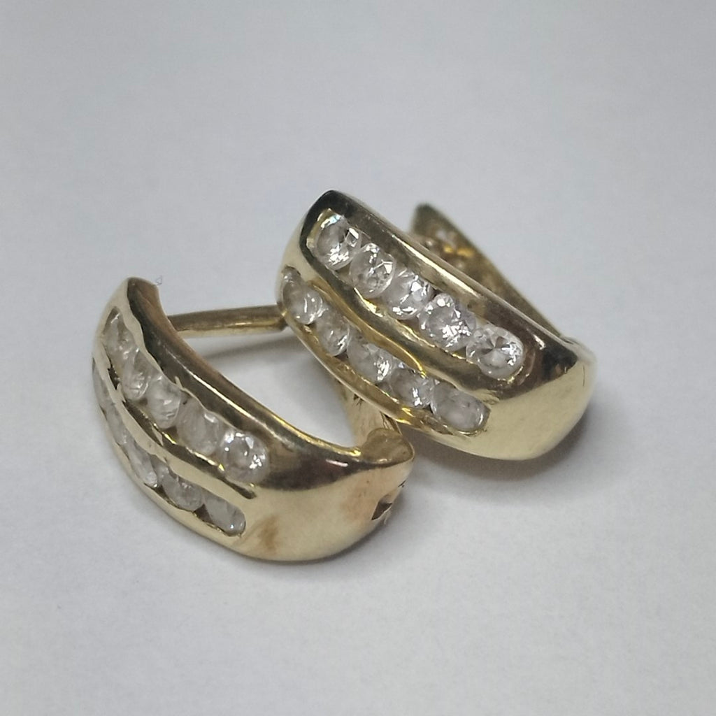 ARETES PAR ORO 14 K 2.7 GRMS (SEMINUEVO)