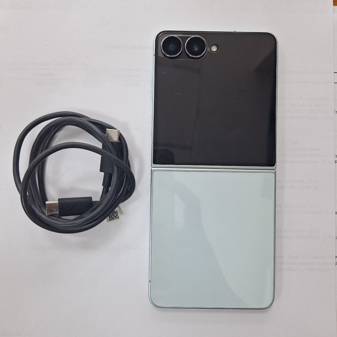 CELULAR SAMSUNG GALAXY Z FLIP 7 SM-F766B (2025) 512 GB 12 GB RAM (SEMINUEVO)