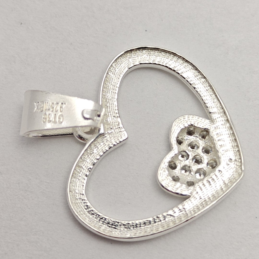 DIJE CORAZON C/CIRCONIAS PLATA .925 2.5 GR (NUEVO)