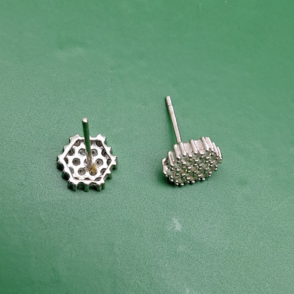 BROQUELES PAR ORO, ORO BLANCO 14 K 1.6 GRMS (SEMINUEVO)