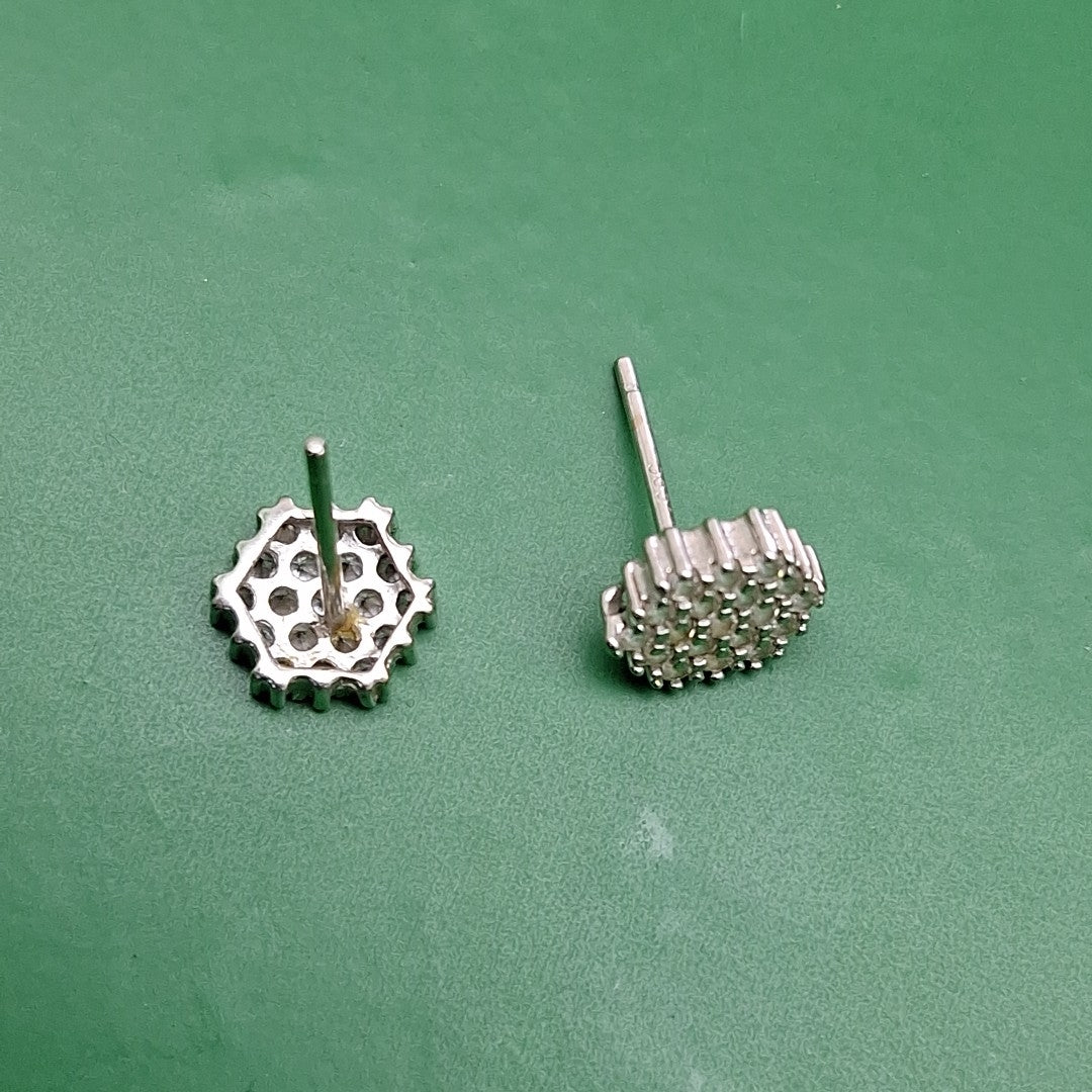 BROQUELES PAR ORO, ORO BLANCO 14 K 1.6 GRMS (SEMINUEVO)