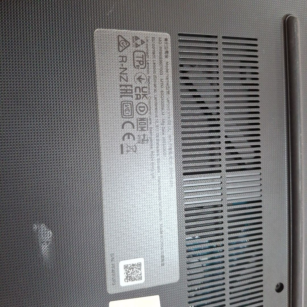 LAPTOP LENOVO V14 G2 IJL (2024) 256 GB SSD 4 GB RAM (SEMINUEVO)