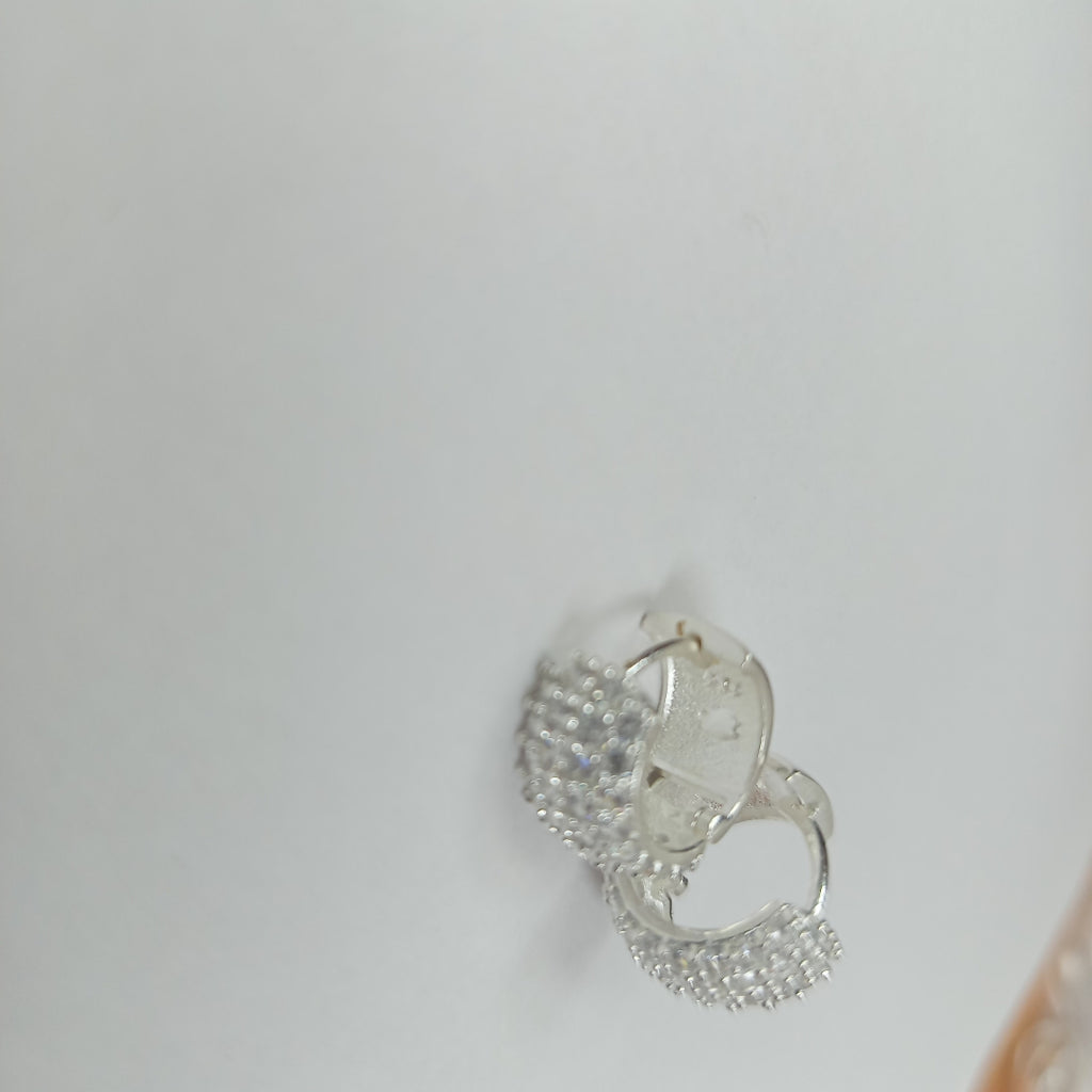 HUGGIES C/CIRCONIAS PLATA .925 5.6 GR (NUEVO)