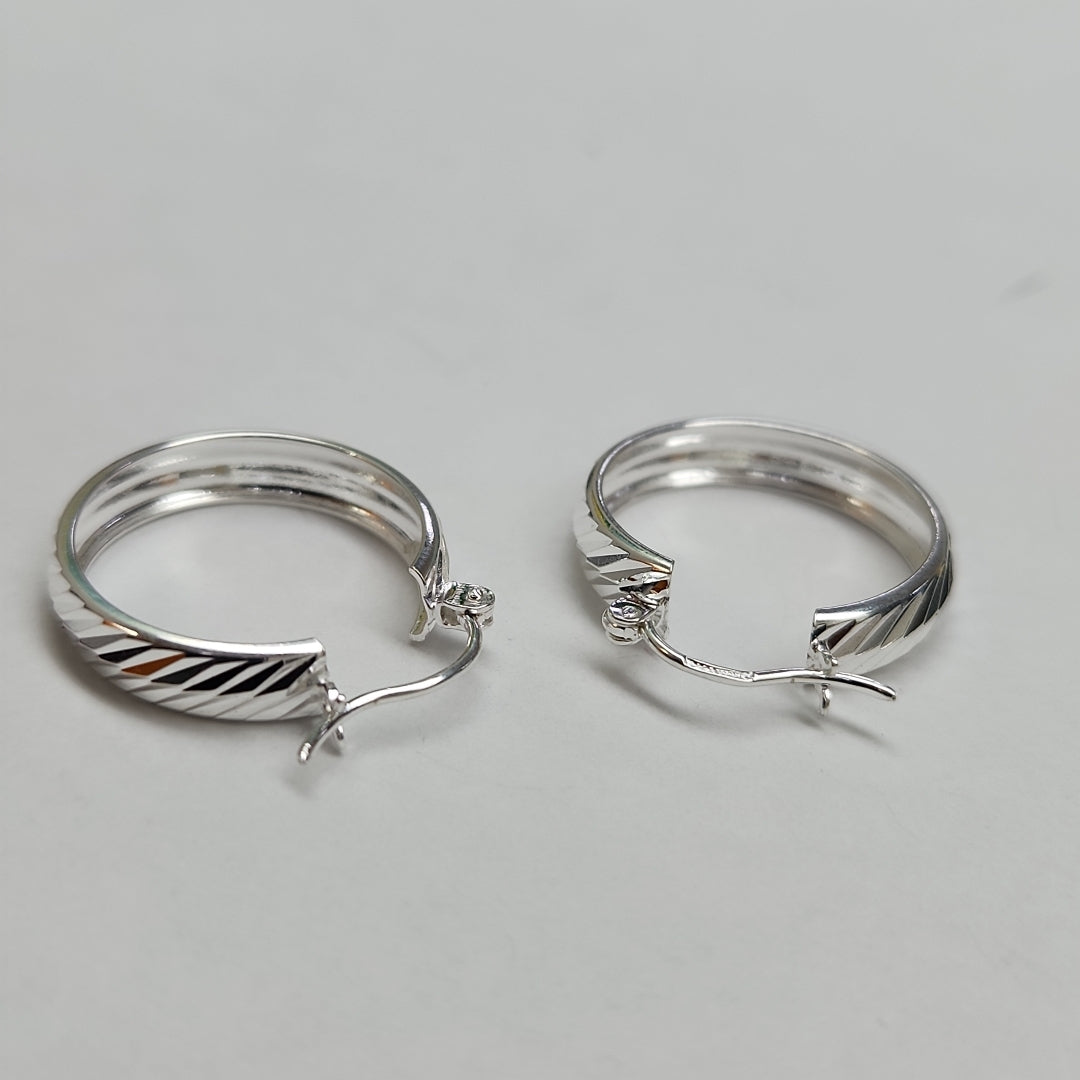 PAR ARRACADAS FACETADAS PLATA .925 2.3 GR (NUEVO)
